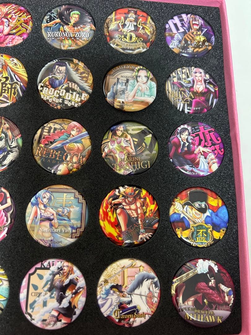 ONE PIECE MUGIWARA STORE 10周年缶バッジセット