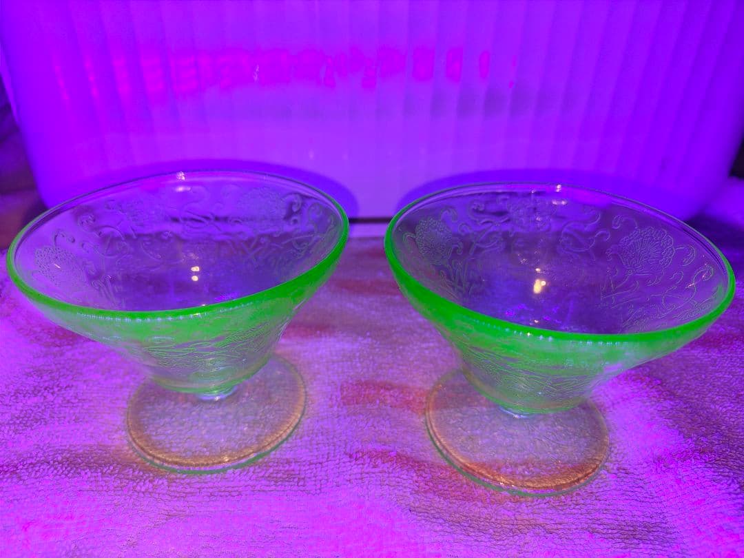 ウランガラス　シャーベットグラス　２つ