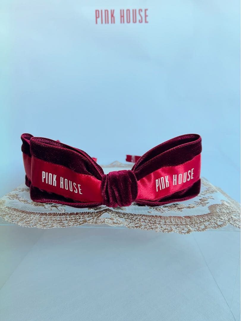 ピンクハウス❤️【未使用】ベルベットリボンのカチューシャ❤️ロゴ入りサテンリボン 赤