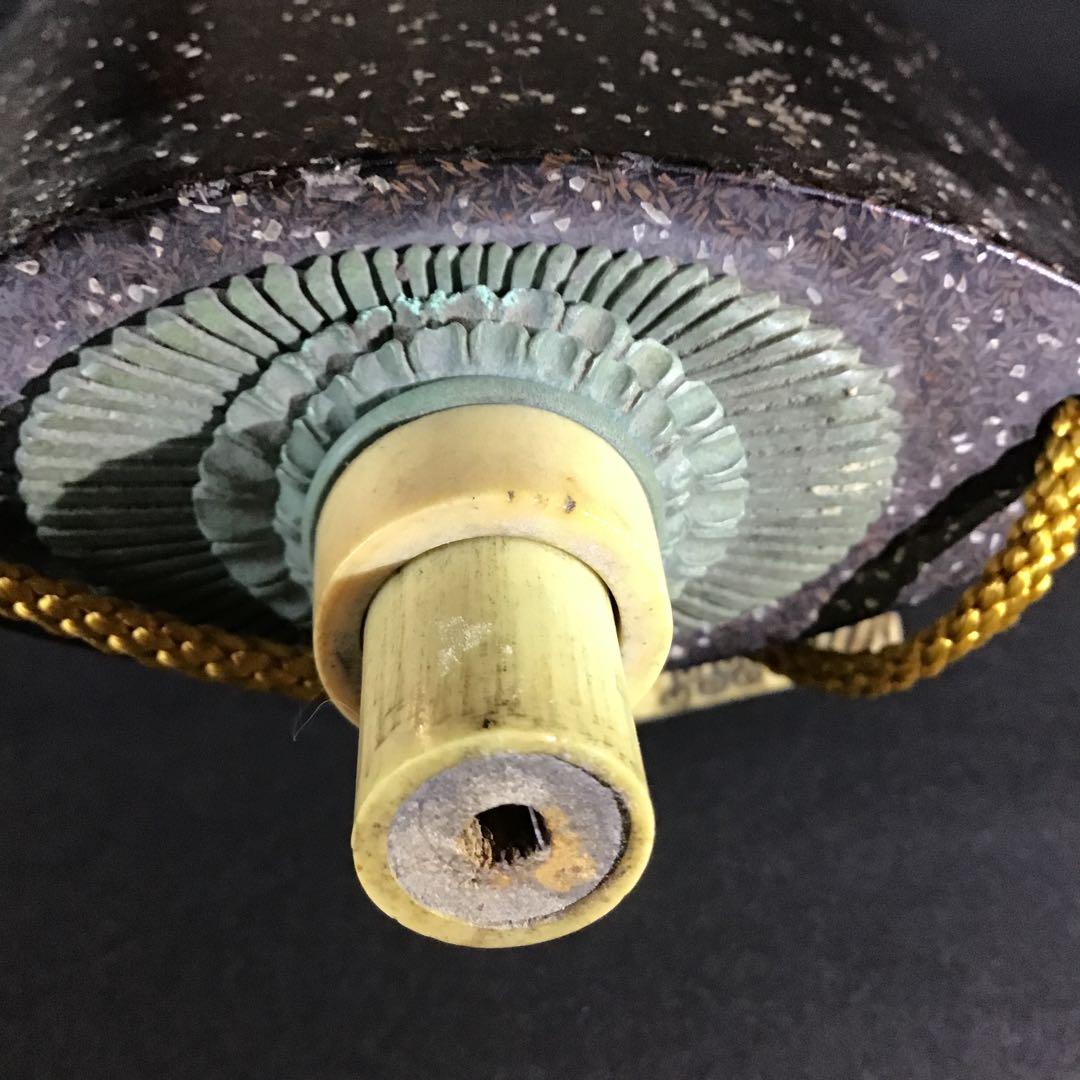 火縄銃　煙硝入　鶴頭玉緒締、半鐘型根付　江戸期　　s4