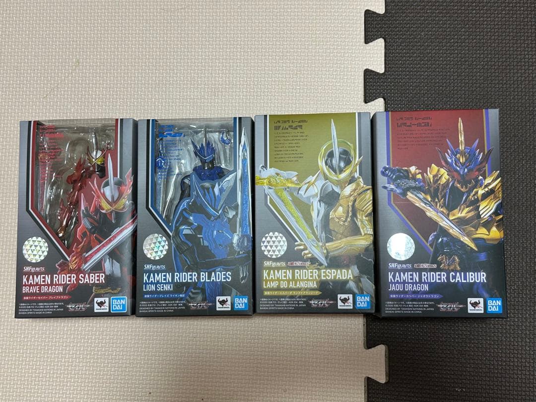 仮面ライダーセイバー　S.H.Figuarts 4体セット