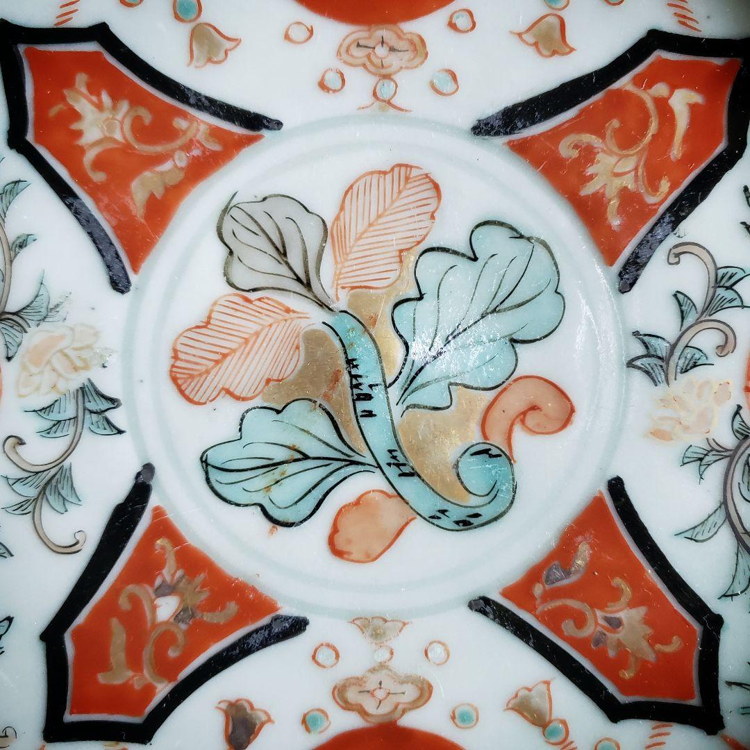 古伊万里　色絵付　中皿　赤絵　薄緑　草文様　希少図　明治　イ号　縁チップ