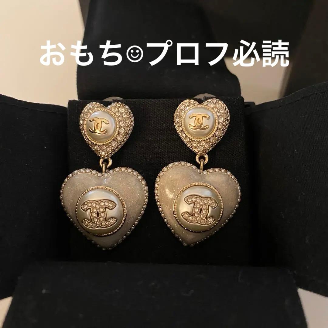 CHANEL 22B ピアス