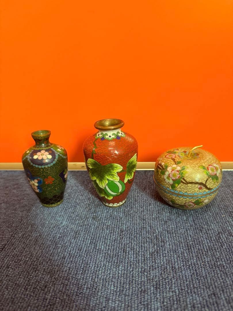 1822  七宝焼　景泰藍　花瓶2客　りんご型蓋物1客