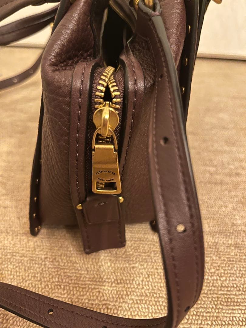 【希少】COACH ドリーマー ウィズ リベット ハンドバッグ ショルダー