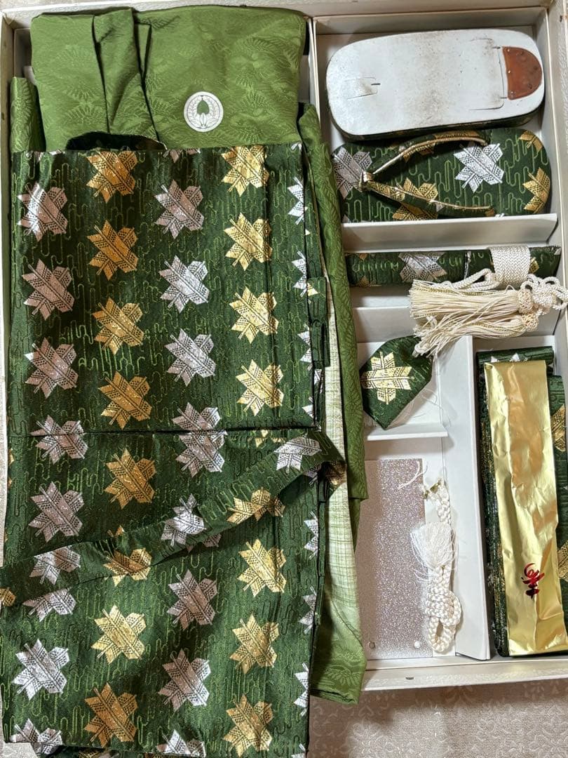 七五三　5才　男の子　晴れ着一色　フルセット　一度使用　グリーン濃淡系　違い矢紋