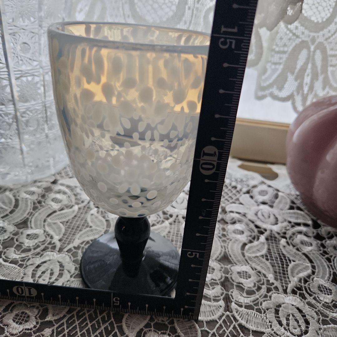 アンティーク　骨董　花模様の吹きガラス　グラス