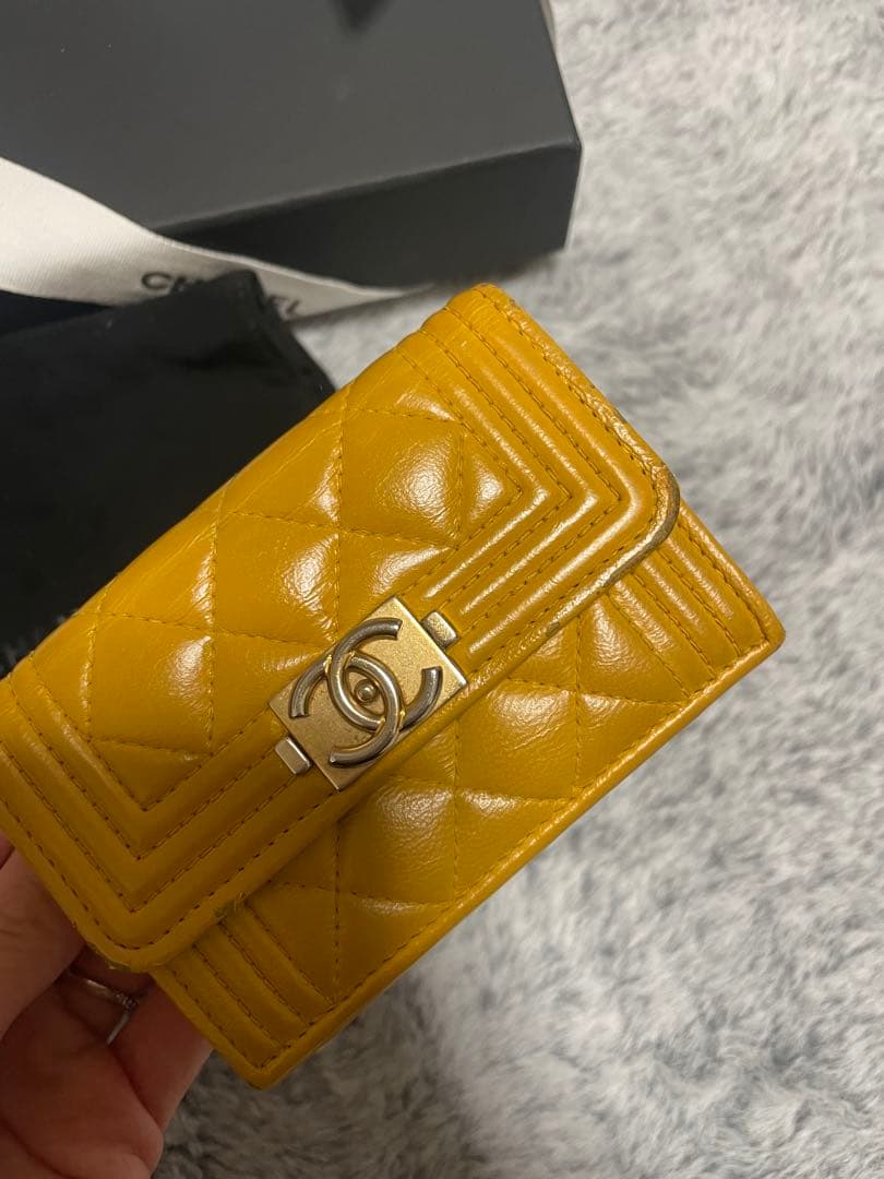 CHANEL イエロー キルティング 三つ折り財布
