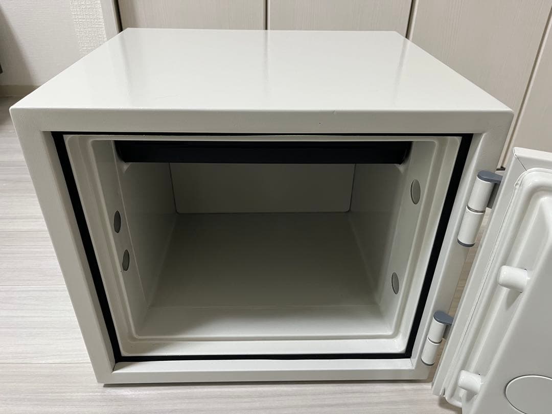 ディプロマット・ジャパン / 耐火・耐水金庫 19ℓ