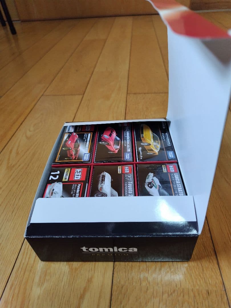 「トミカプレミアム６台セット」