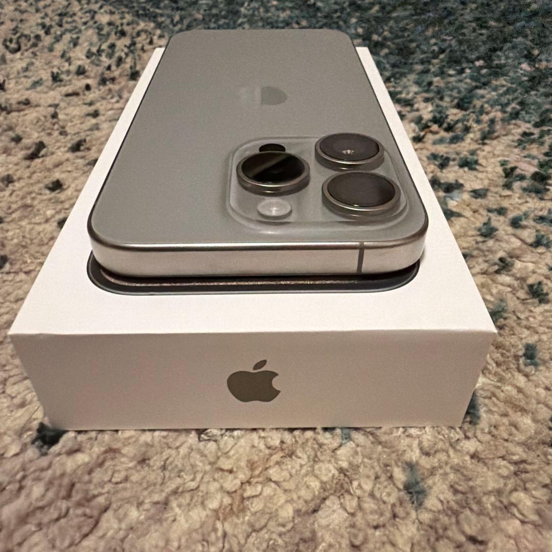 バッテリー90% iPhone 15 Pro 128GB ナチュラルチタニウム