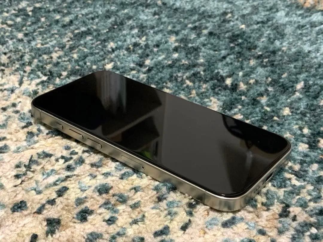 バッテリー90% iPhone 15 Pro 128GB ナチュラルチタニウム