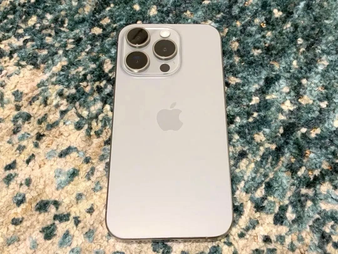 バッテリー90% iPhone 15 Pro 128GB ナチュラルチタニウム