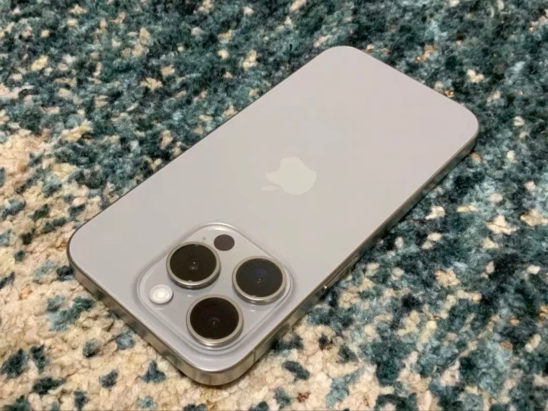 バッテリー90% iPhone 15 Pro 128GB ナチュラルチタニウム