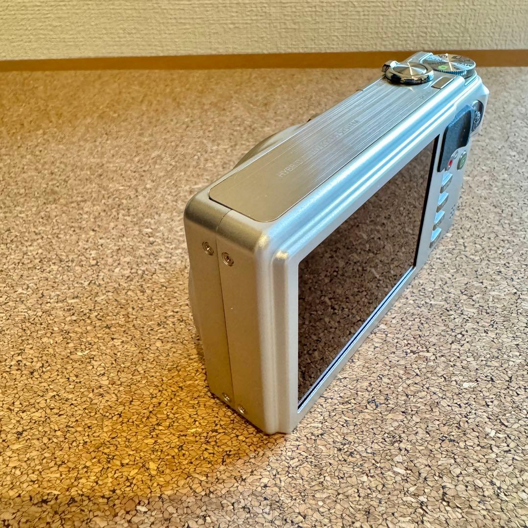 【動作確認済・付属品完備】Ricoh CX6 シルバー コンパクトデジタルカメラ