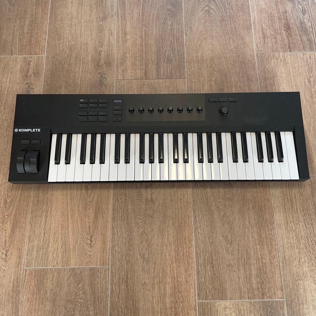 KOMPLETE A49 MIDIキーボード