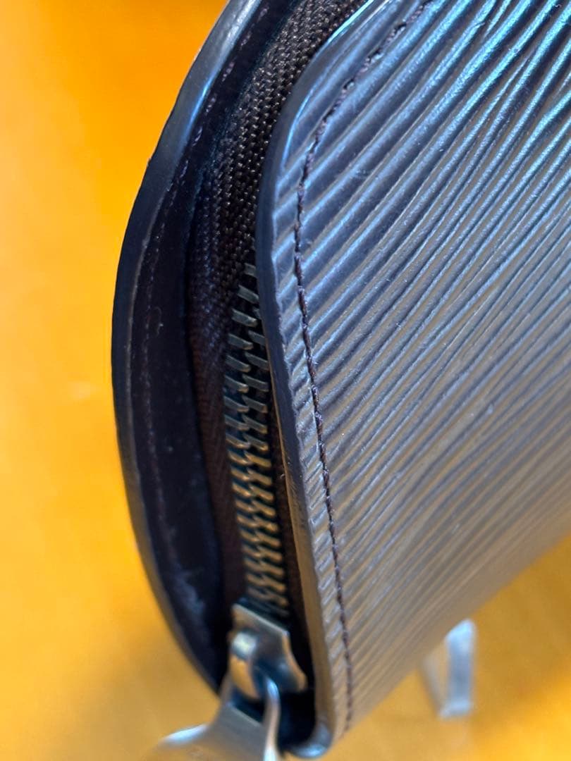 LVルイ・ヴィトン エピ ケース