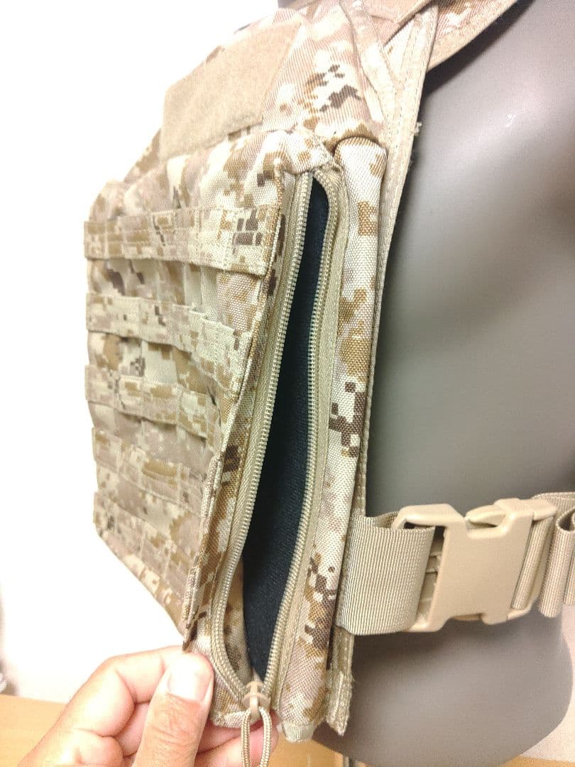 Frigate Bird　アメリカ海兵隊　ピクセルデザートカモ　プレートキャリア