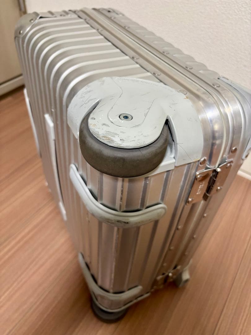 【希少 】リモワ トパーズ ビジネストローリー ルフトハンザ 747-8 アルミ