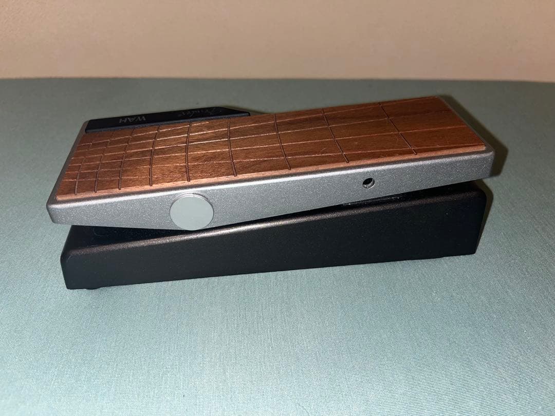 ギター FENDER Tread-Light Wah Pedal