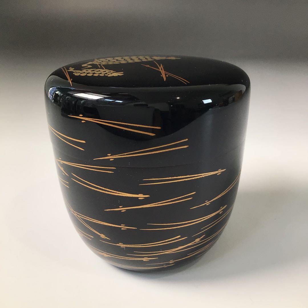 Ｒ８０４　棗　『順慶作』『黒漆塗』『松笠蒔絵』『中棗』　共箱　茶道具