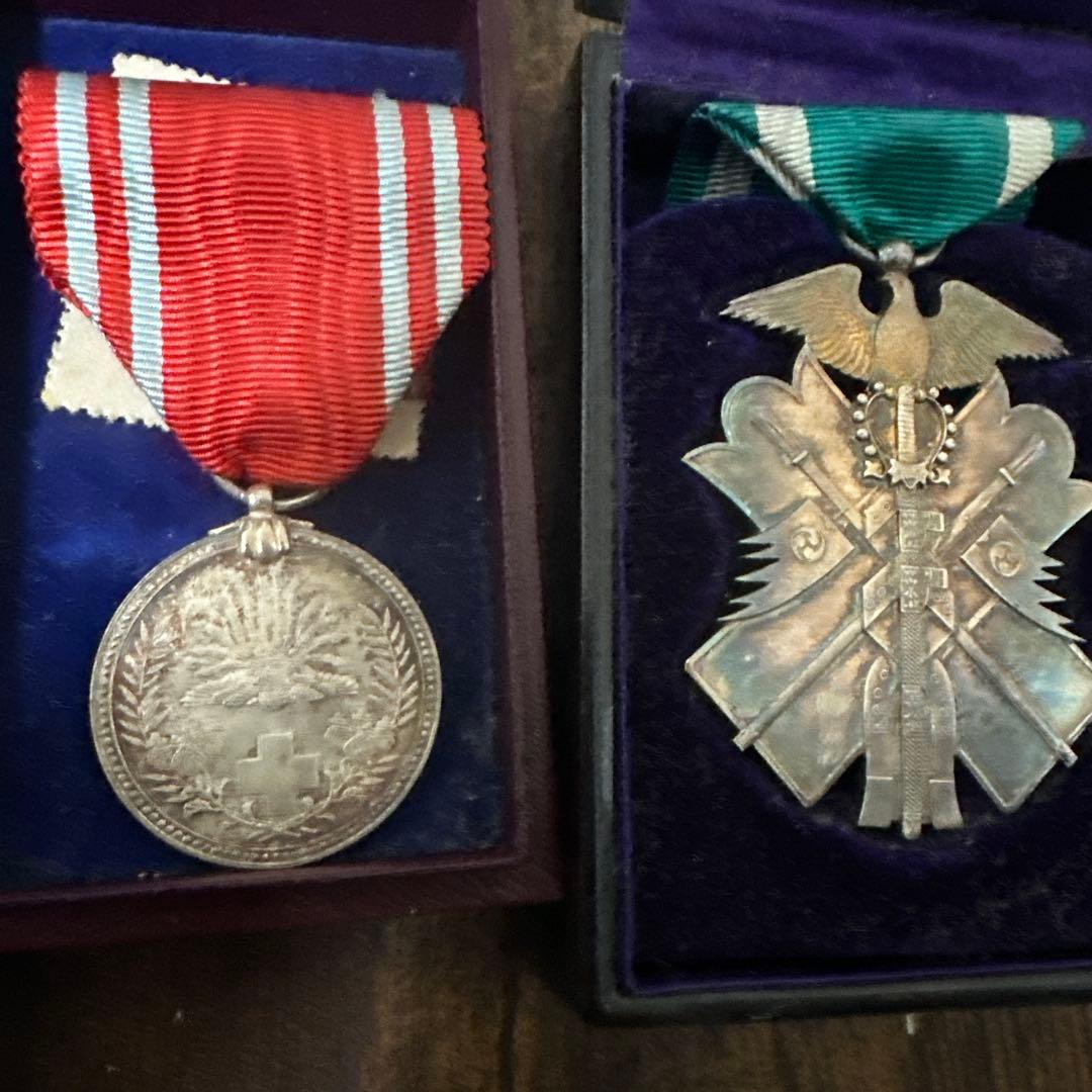 従軍記章　金鵄勲章　勲八等白色桐葉章 日本赤十字社メダル等7点