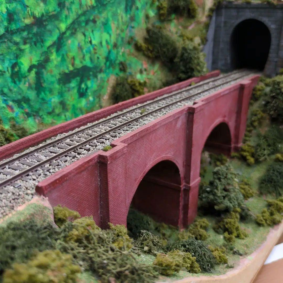 ＨＯゲージ車両展示用ジオラマレンガアーチ橋のある山岳風景（車両は含みません）