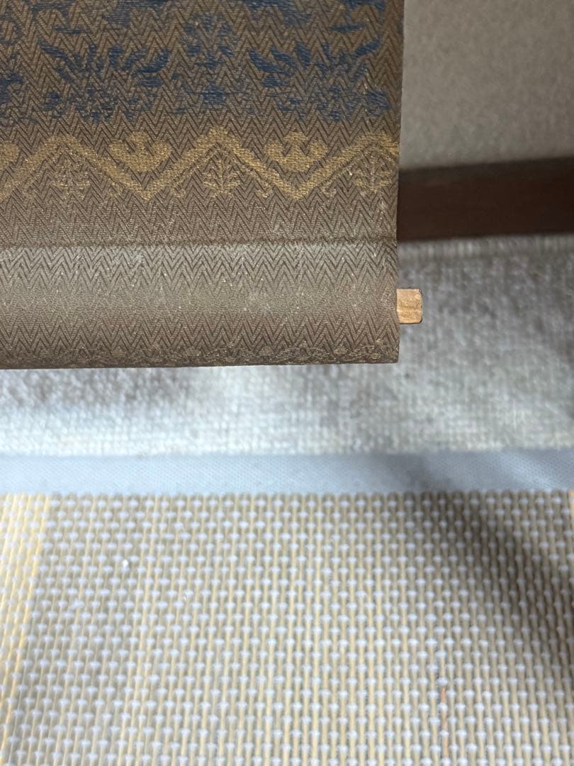 孔雀牡丹の圖　絹本肉筆　落款　掛軸　古美術　送料込み250716