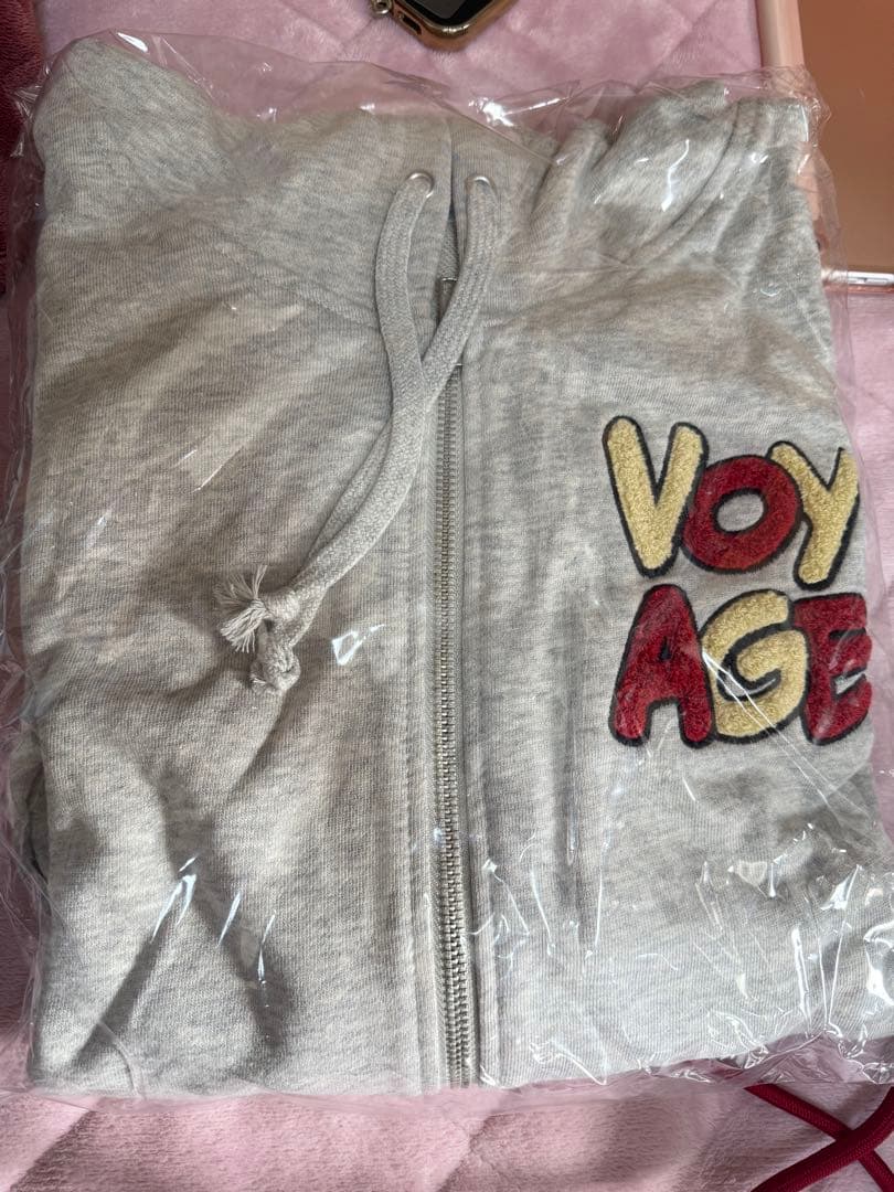 なにわ男子　ジップパーカー