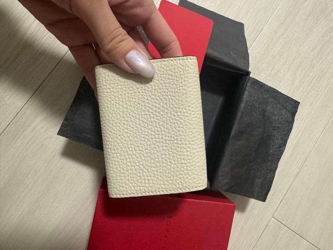 アイボリー レザー 三つ折り財布