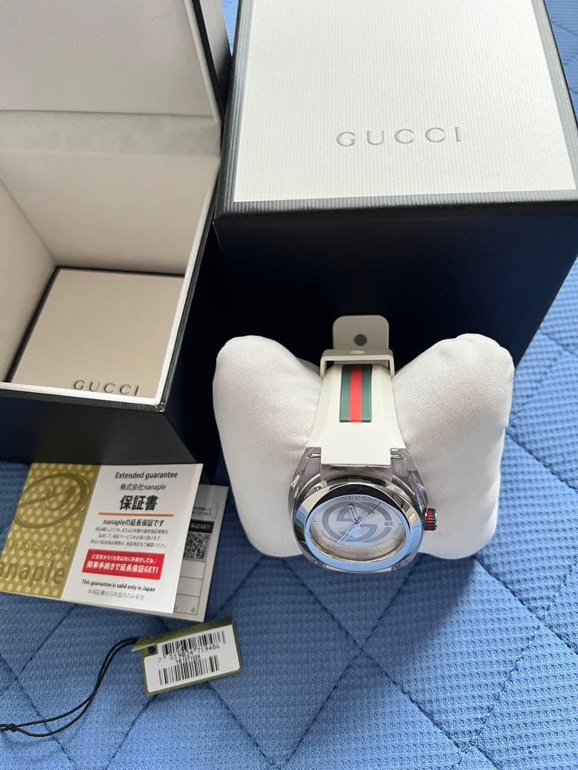 GUCCI ホワイトラバーベルト 時計
