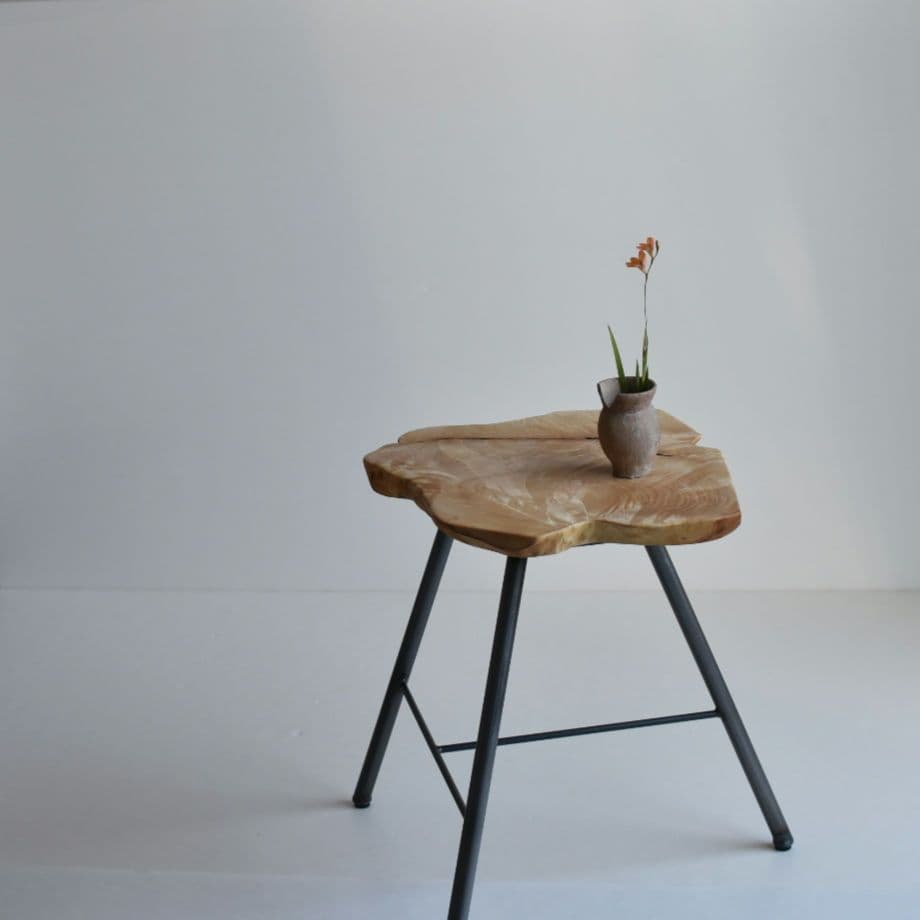 112 栃 ハンドメイド サイドテーブル スツール 花台 腰掛け 椅子 無垢材