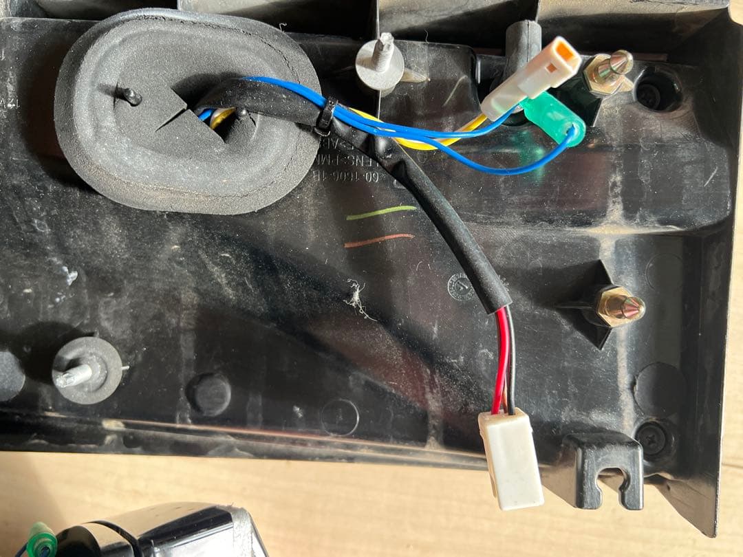 ノア/ヴォクシー 90系 フルLEDテールランプ