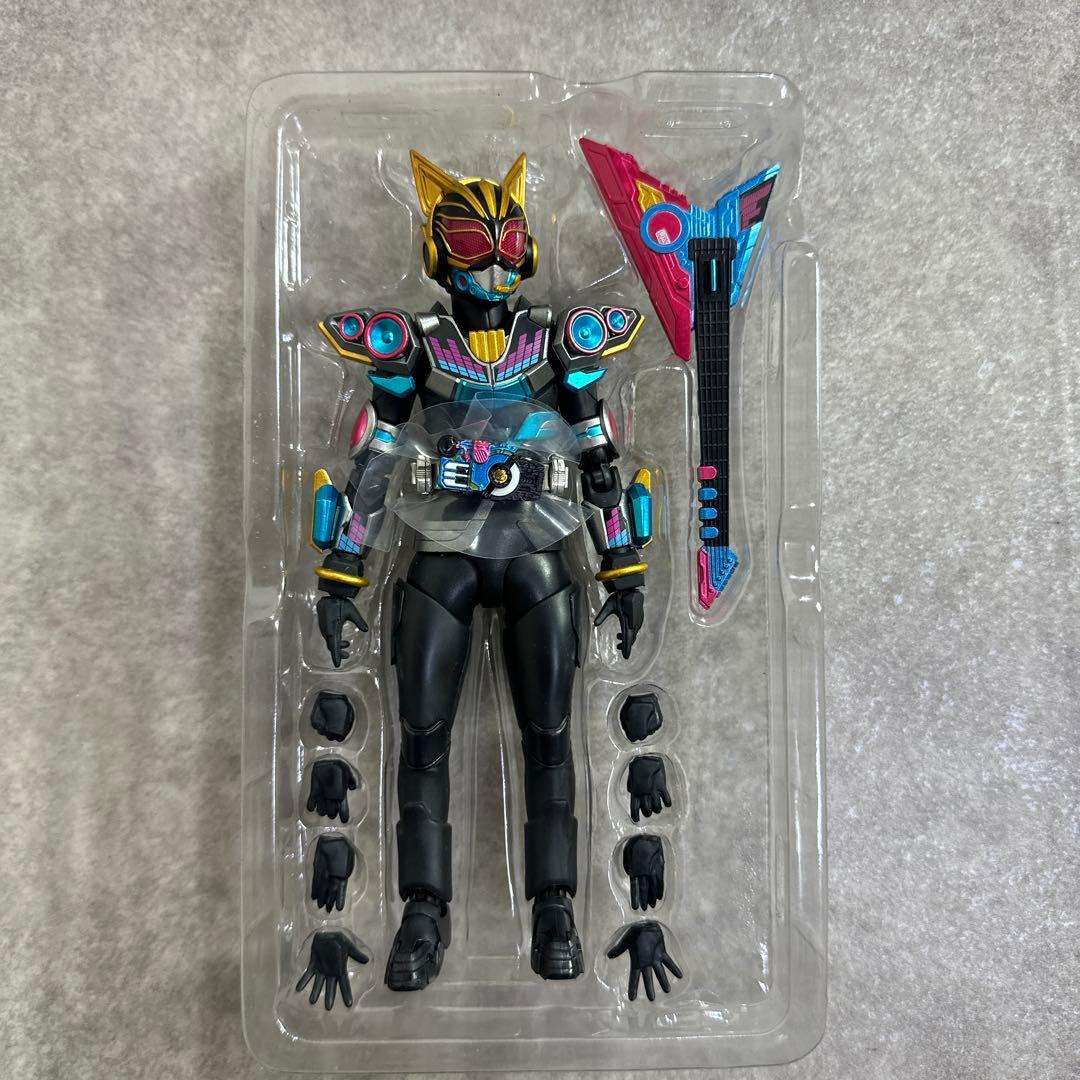 S.H.Figuarts 仮面ライダー ナーゴ ビートフォーム