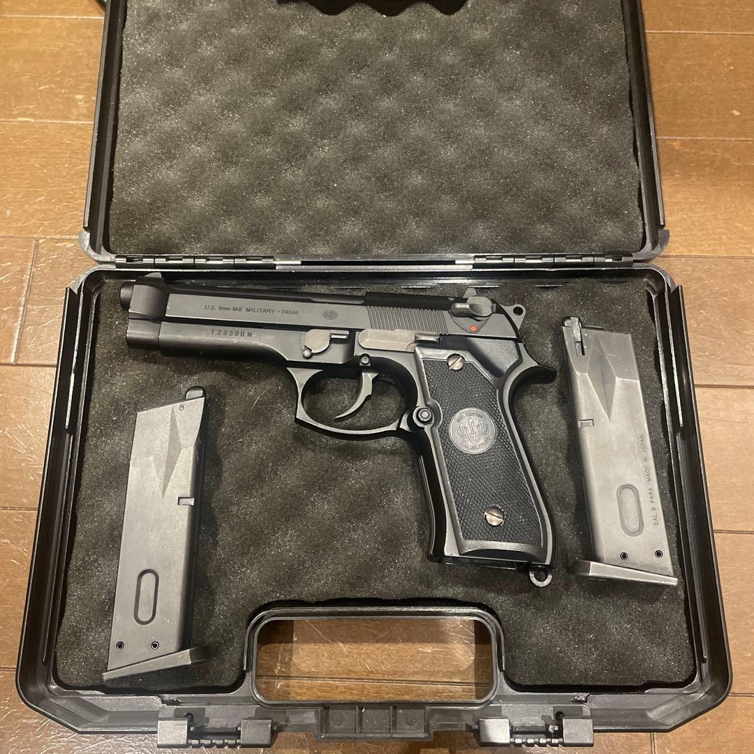 ベレッタM92F マガジン2本付き 東京マルイ ガスブローバック ガンケース付き
