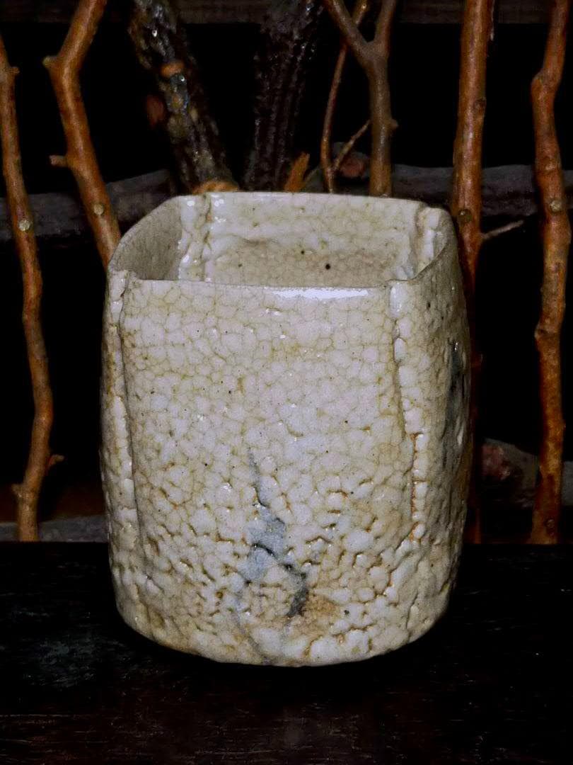 ♥美濃焼　志野　ぐい呑み　桐箱付き　ぐい飲み　骨董品