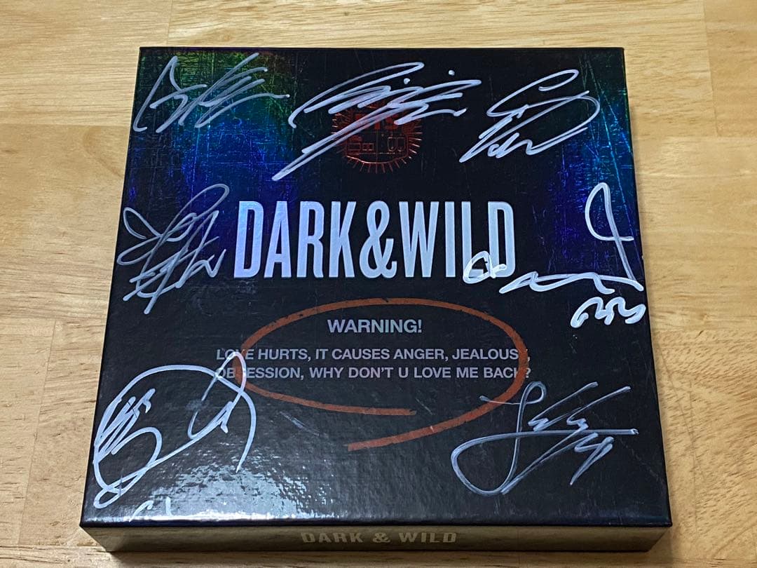 BTS DARK&WILD サイン