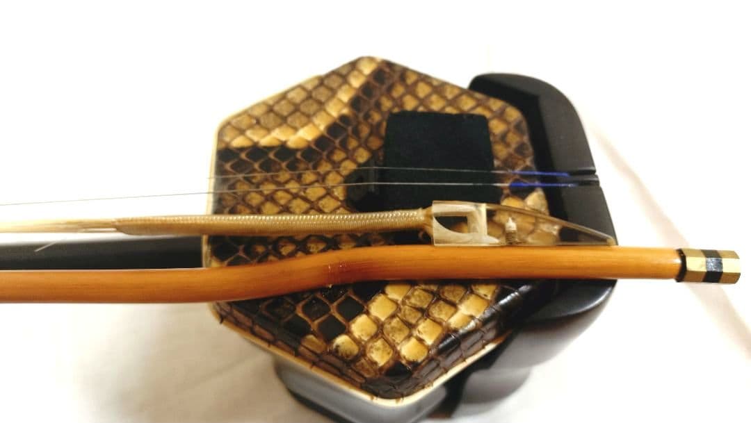 二胡　敦煌牌　ケース付き　セット一式　中古品
