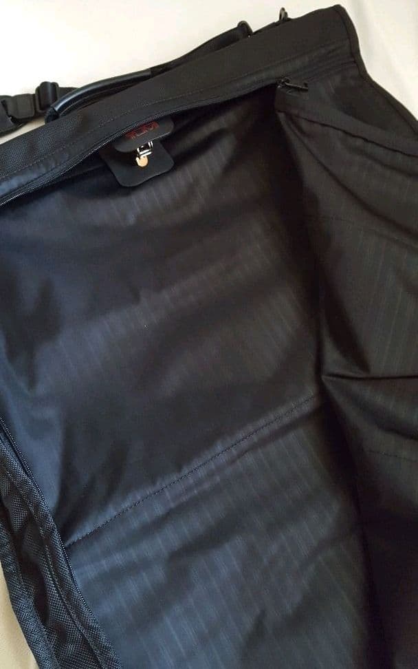 TUMI ガーメントバッグ