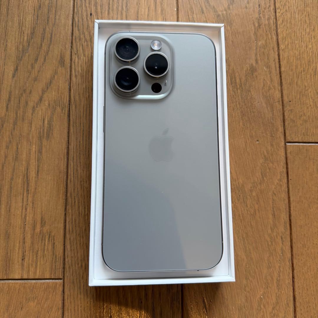 Apple iPhone 15 Pro 256GB ·SIMフリー