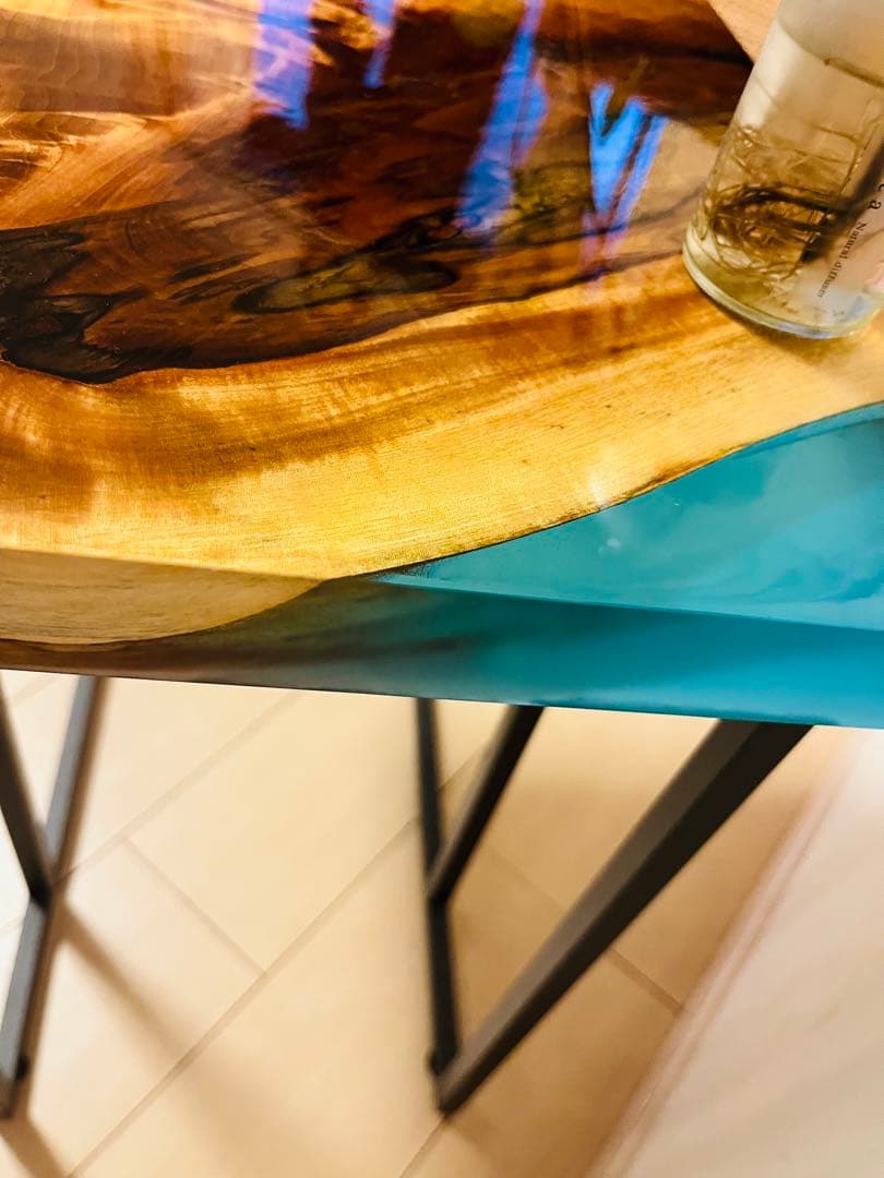 レジンテーブル　ソファテーブル　サイドテーブル　コーヒーテーブル　栃の木