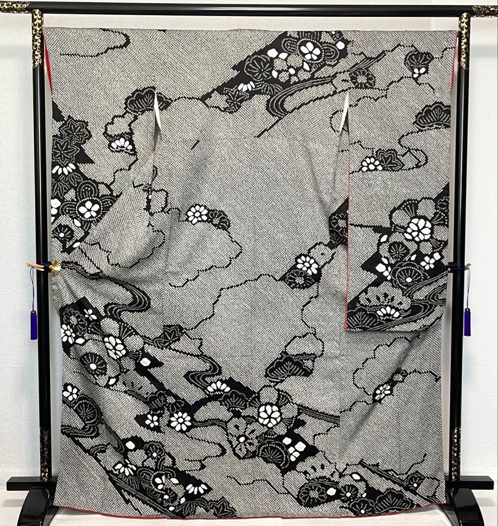 D343 振袖　総絞り　黒地　花模様　流水　正絹　着物　袷