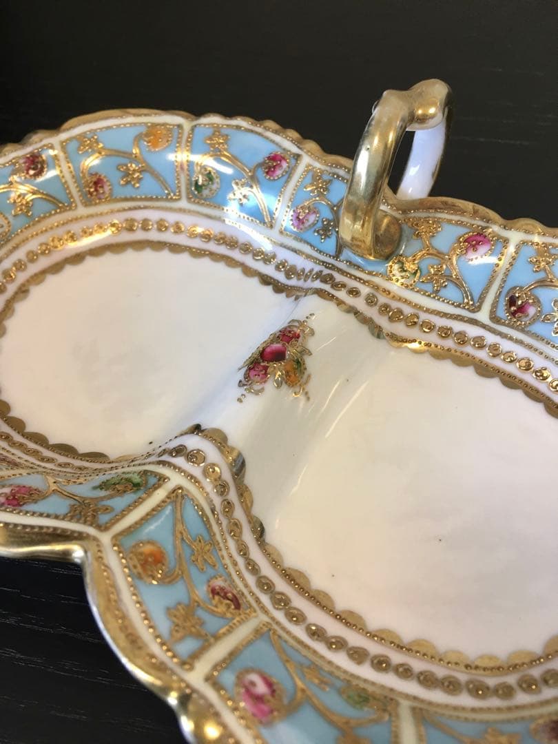 オールドノリタケ　白群地金盛り花文　ハンドル付きＷディッシュ