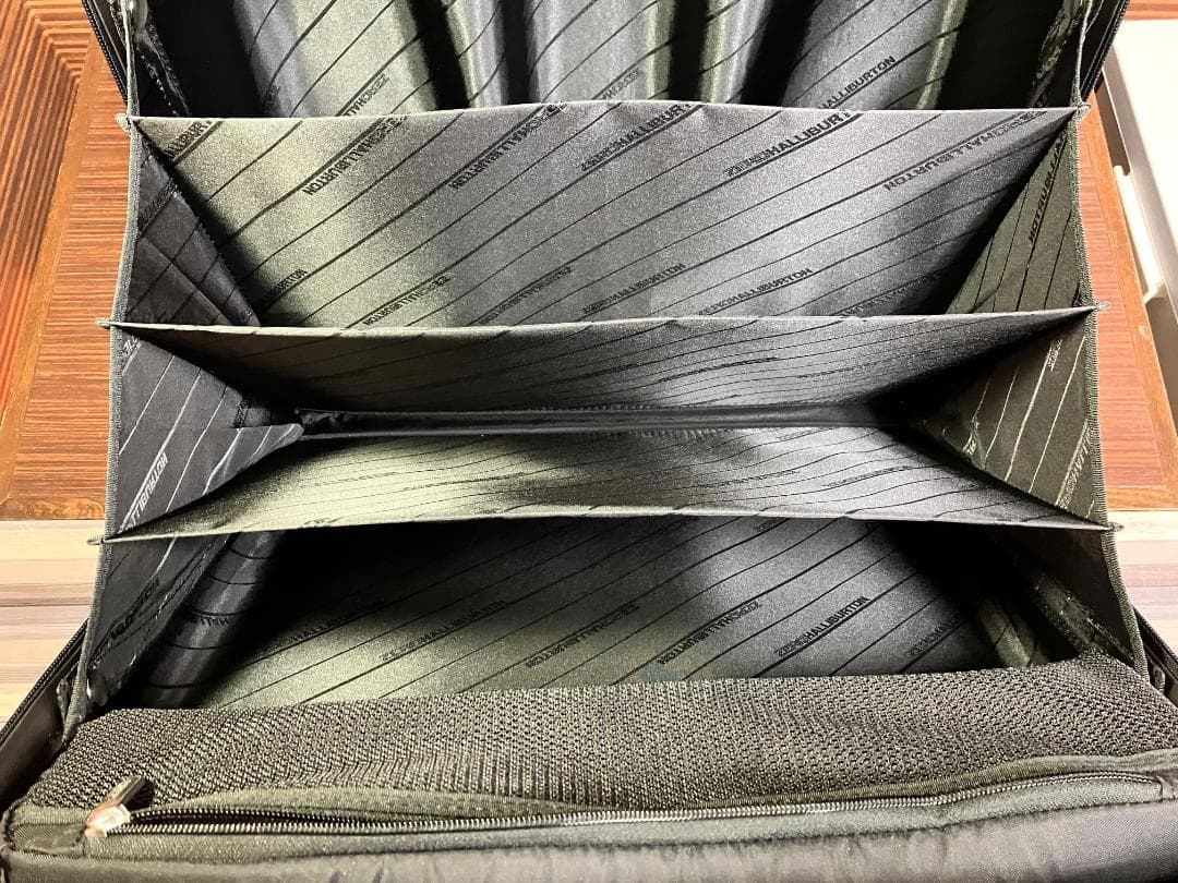 美品 ほぼ未使用 ゼロハリバートン 2輪 キャリーケース スーツケース　28L