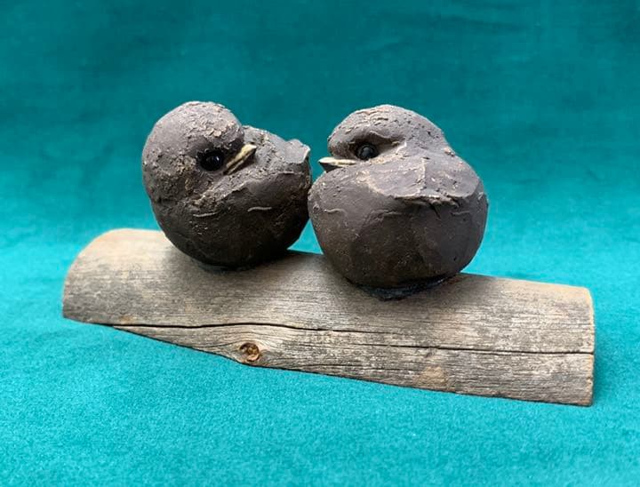 小鳥の置物（鹿骨製)、美術工芸品