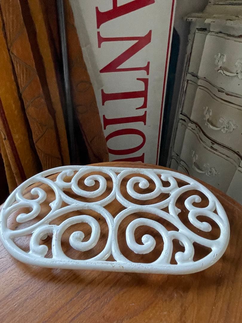 フランス　アンティーク　素敵な　アイアン　トリベット　鍋敷き　ホワイト