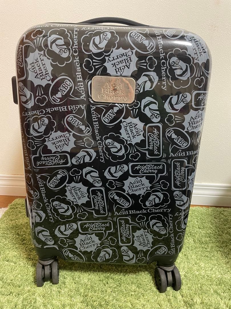 か*ず様 【値下げ‼️】美品 Acid Black Cherry キャリーケース