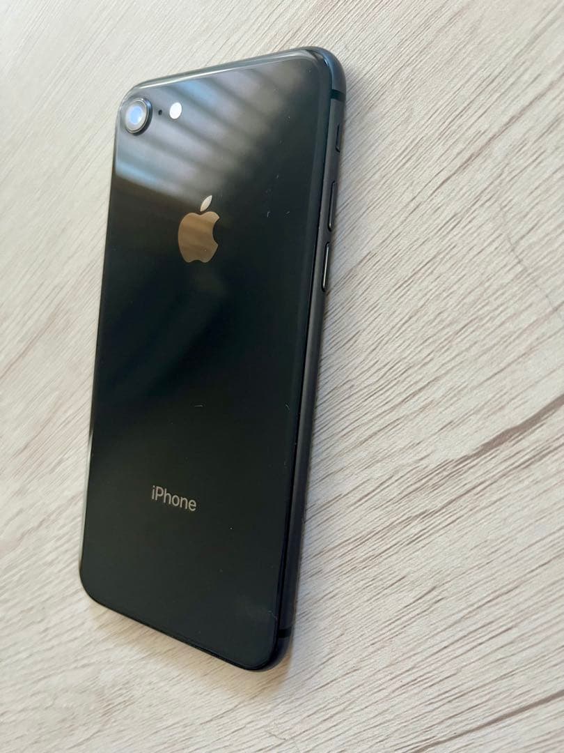 iPhone 8 64GB ブラック