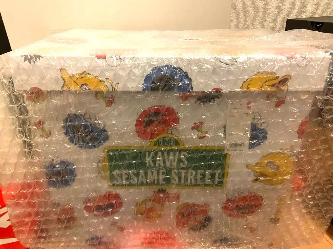 ぬいぐるみ KAWS Sesame Street Uniqlo Plush Toy