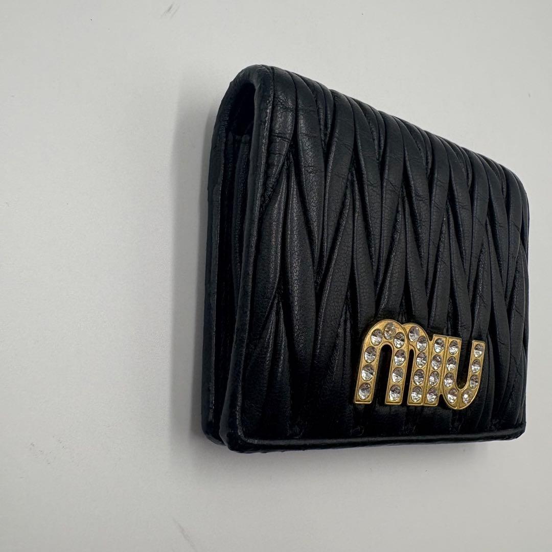【良品✨】miu miu ミュウミュウ　コンパクトウォレット　ビジュー　革　黒